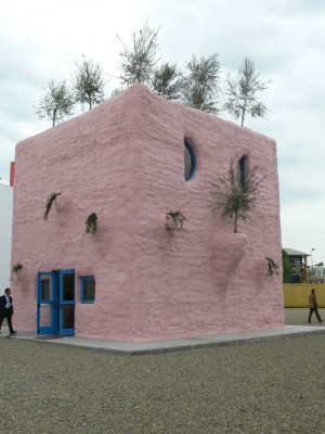 Gaetano Pesce, architect. "Pink Pavillion".