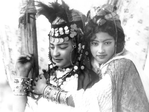 Rudolph Lehnert, photography. "Ouled Nial girls, Algerian Berber tribe. 1904.