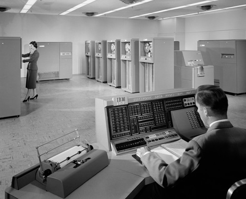 Ezra Stoller, photography. 'IBM 702'; apprx 1955.