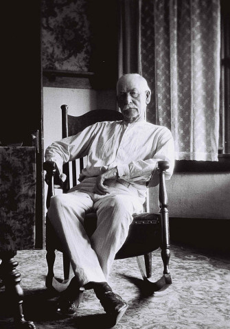 Wyatt Earp, age 75, in Los Angeles apartment. (Photo by John Flood Jr.)