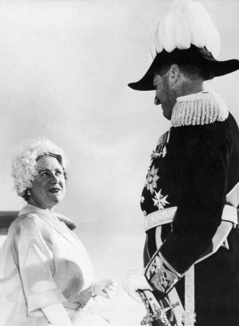 Queen Elizabeth and Lord Dalhousie, on her visit to Rhodesia, 1960.