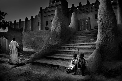 Larry Louie, photography. (Great Mosque, Djenne, Mali)