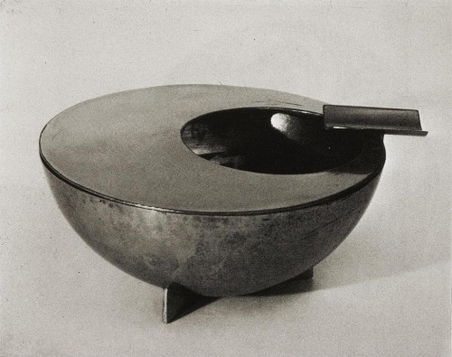 Marianne Brandt (Bauhaus ash tray, 1924).